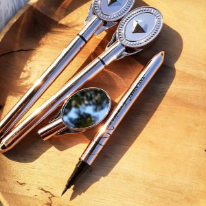 خط چشم آینه دار تایلامی