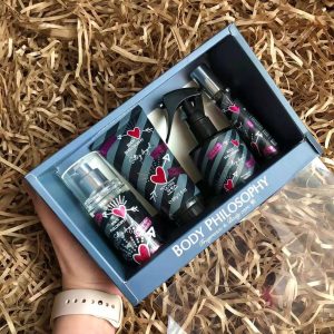 توضیحات را حتما بخوان  پک کادوئی خوشبوکننده بدن ( مشکی )