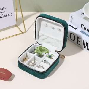 جعبه جواهر مخملی سبز