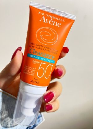 ضدافتاب بی رنگ ترمیمی اون Avene
