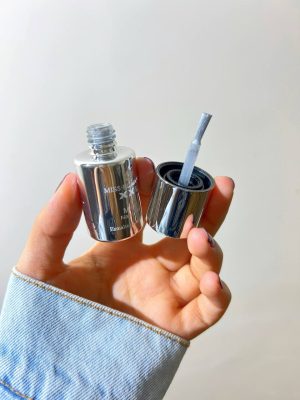 لاک‌ آینه ای متالیک رنگ نقره ای