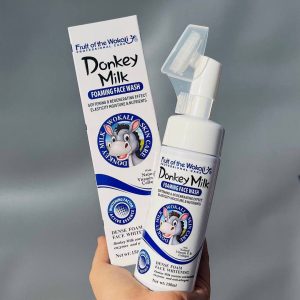 فوم شست و شوی صورت شیر الاغ