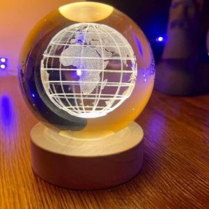 گوی شیشه ای طرح کره زمین